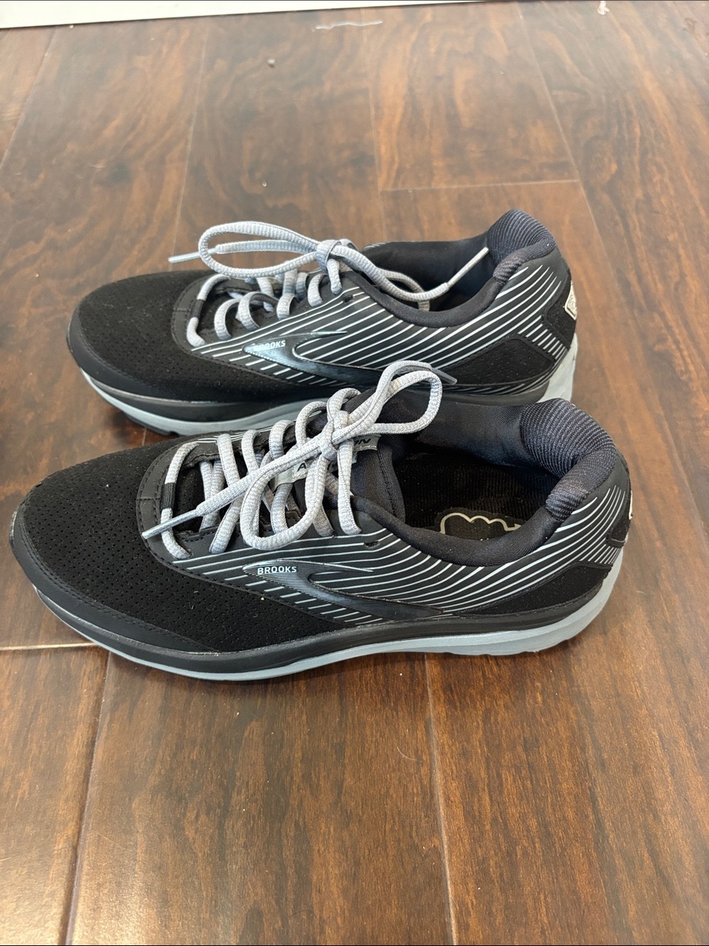 Men’s Brooks Addiction Walker Suede - Picture 7 of 10